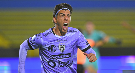Independiente del Valle foi buscar o resultado no último lance nesta terça-feira (19)