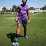 Retorno próximo? Memphis Depay evolui em recuperação no Corinthians
