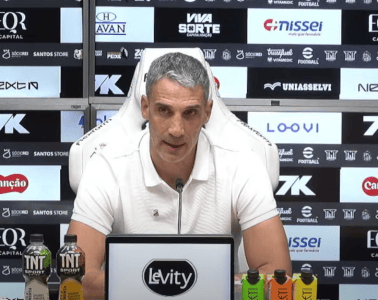 Vojvoda foi apresentado pelo Santos nesta terça-feira (26)