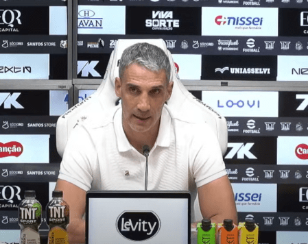 Vojvoda foi apresentado pelo Santos nesta terça-feira (26)