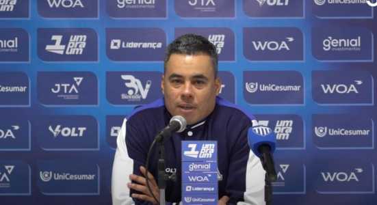 Jair Ventura concedeu entrevista coletiva após a derrota do Avaí para o Amazonas
