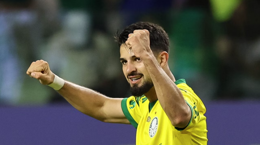 Flaco López celebra gol pelo Palmeiras diante do Sport nesta segunda-feira (25)