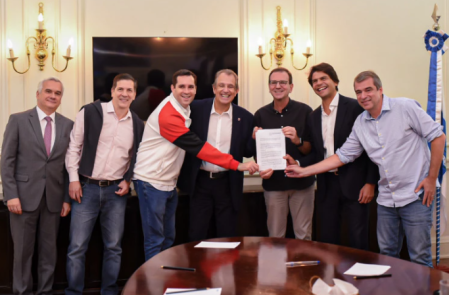 Diretoria do Flamengo se reúne com prefeito do Rio