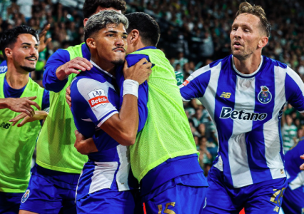 William Gomes, do São Paulo, marcou pelo Porto neste sábado (30)