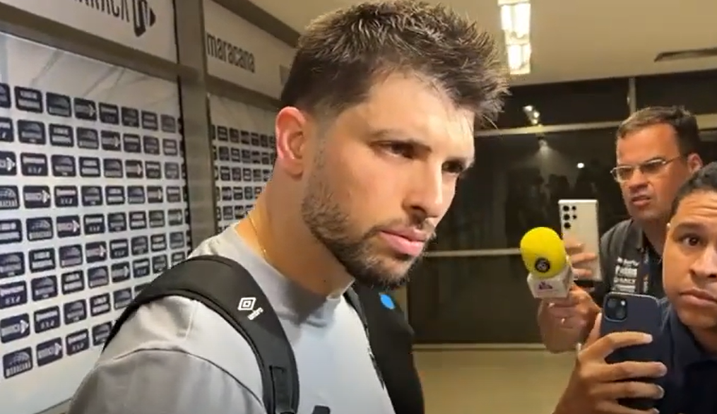 Tiago Volpi considera Flamengo 1 x 1 Grêmio como 'jogo emblemático' após gol de pênalti