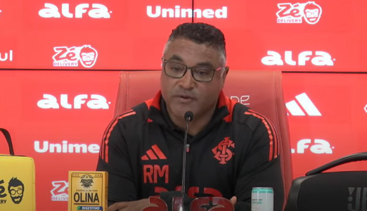 Roger Machado durante entrevista coletiva após a vitória do Inter sobre o Fortaleza