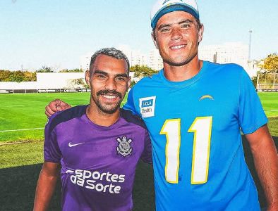 Matheusinho e Cameron Dicker durante atividade no CT Joaquim Grava