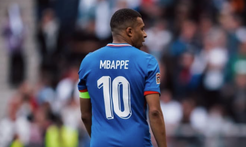 Mbappé em jogo da Seleção Francesa