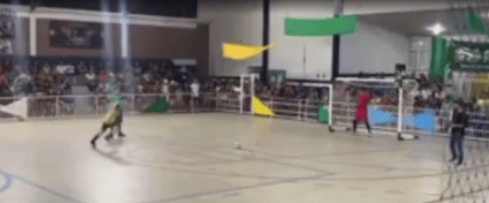Goleiro morre após defender cobrança de pênalti