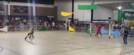 Goleiro morre após defender cobrança de pênalti