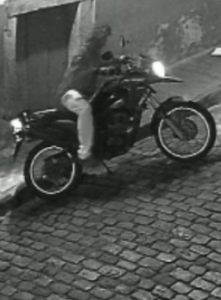 Momento em que a moto foi furtada