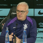 Memphis preocupa? Dorival Jr é direto sobre contusão do atacante do Corinthians