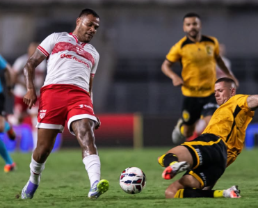 CRB venceu o Amazonas por 2 a 0, nesta segunda-feira (15), em Maceió