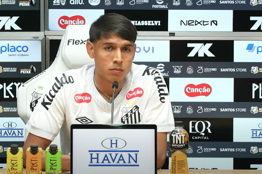 Duarte celebra chance no Santos e revela conversa com zagueiro do Palmeiras