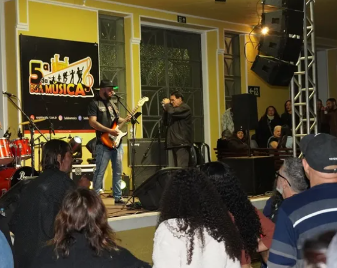 5ª da Boa Música em Varginha poderá pagar cachê às bandas; show hoje é com a Sissibonaflá