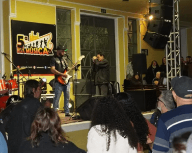 Projeto 5ª da Boa Música mantém tradição e incentiva bandas em Varginha.