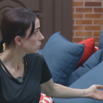 Michelle se irrita com Dudu por alerta de incêndio ao vivo em A Fazenda 17
