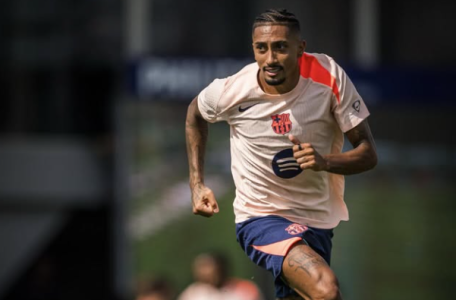 Raphinha em treino do Barcelona