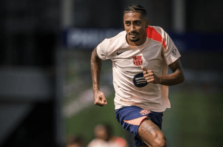 Raphinha em treino do Barcelona