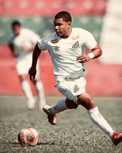 Lorenzo estava no Santos sub-17