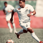 Santos negocia promessa da base com clube europeu; veja detalhes