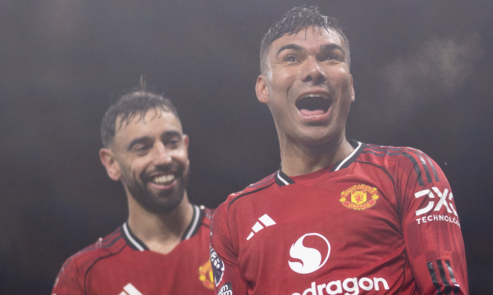 Casemiro faz gol, é expulso, e Manchester United vence Chelsea pela Premier League