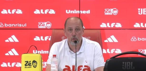 Barcellos em entrevista coletiva pós-jogo do Inter com o Grêmio