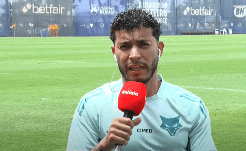 Lateral William, do Cruzeiro, em entrevista à Itatiaia