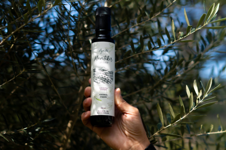 Vinícola Essenza celebra conquista internacional com o Mantikir Grapollo, premiado em festival francês entre os top 10 azeites do Hemisfério Sul.