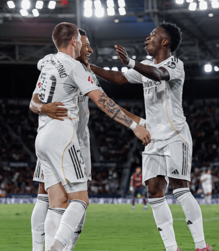 Real Madrid super Levante pela La Liga