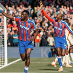 Crystal Palace marca no fim e quebra invencibilidade do Liverpool na Premier League