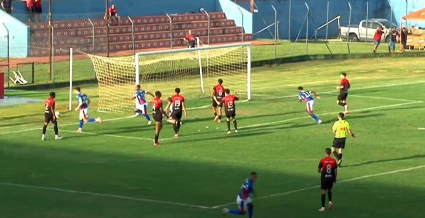 Athletico-PR sofre dois gols em um minuto e deixa escapar vitória na Taça FPF