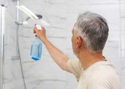 Limpeza regular do box é recomendável para evitar manchas irreversíveis