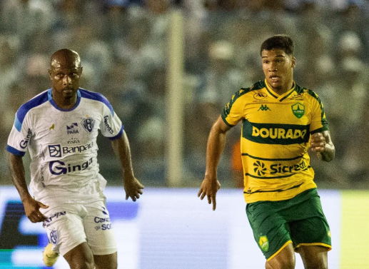 Com pênalti no fim, Paysandu marca e busca empate com o Cuiabá pela Série B
