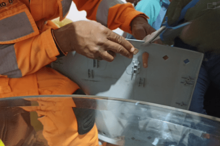 Corpo de Bombeiros utilizou técnicas especiais para liberar o dedo.