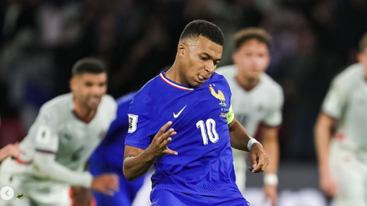 Mbappé em jogo da Seleção Francesa
