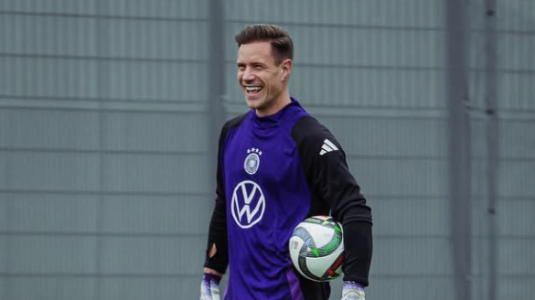 Ter Stegen em treino da Seleção Alemã