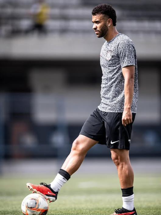 Corinthians: comissão de Dorival pede presença de volante do sub-20 no profissional