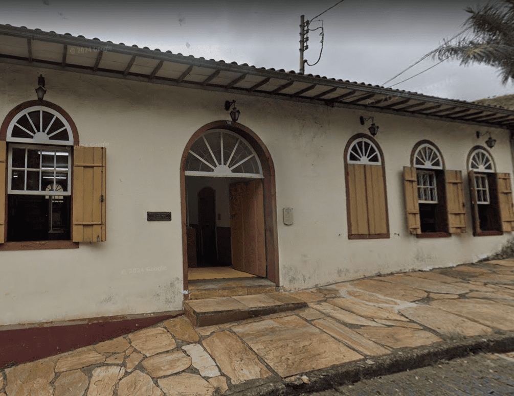 Projeto “A Biblioteca Vai à Escola” promove encontro sobre Comunicação Não Violenta em Ouro Preto