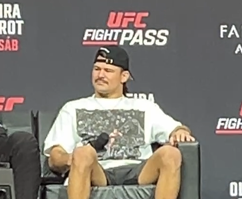 Em busca do cinturão, brasileiro Diego Lopes confirma objetivos no UFC