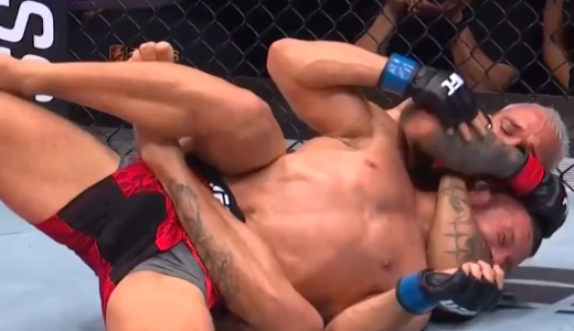Momento em que Charles do Bronx finaliza Gamrot no UFC Rio
