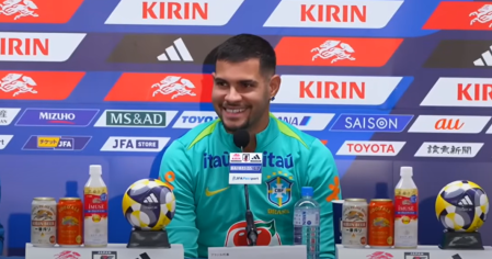 Bruno Guimarães em entrevista coletiva no Japão