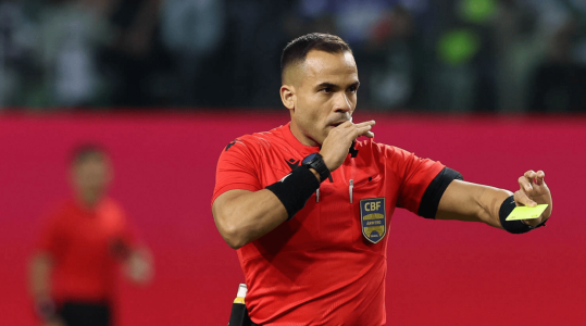Alex Gomes Stefano será o árbitro de Botafogo x Flamengo