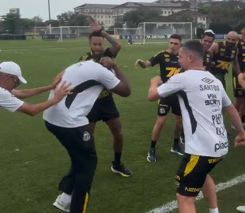 Santos: Neymar 'se vinga' de funcionário que acertou bolada em Mavie; veja