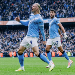 Haaland marca dois, City vence Everton e encosta nos líderes da Premier League