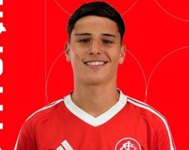 Alisson entrou no lugar de Bernabei e estreou pelo Inter