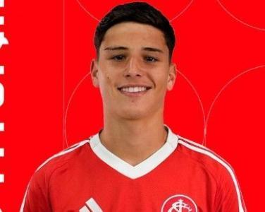 Alisson entrou no lugar de Bernabei e estreou pelo Inter