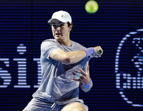 Galvão Bueno exalta João Fonseca por classificação inédita à semifinal do ATP 500