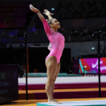 Flávia Saraiva faz boa apresentação, mas fica fora do pódio no Mundial de Ginástica Artística
