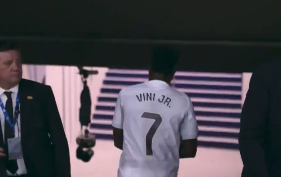 Alonso reage à insatisfação de Vini Jr. ao ser substituído em Real Madrid x Barcelona